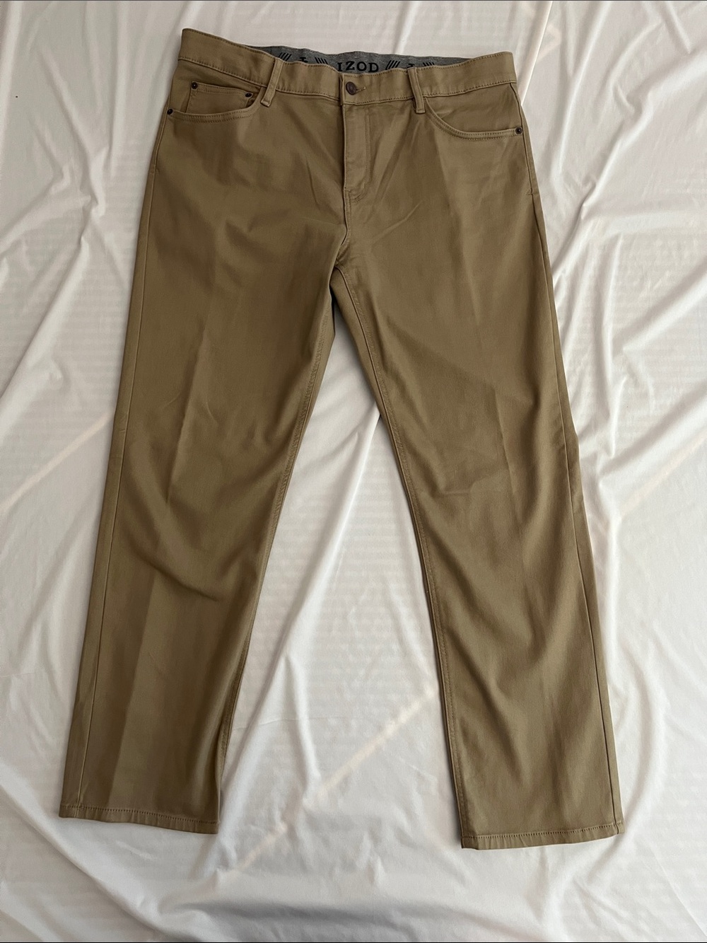 Izod Men's Straight Chinos in Khaki Tan